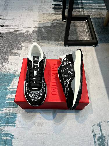 Picture of Valentino Shoes Men _SKUfw118153089fw
